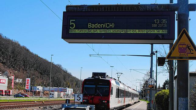 Der Zugverkehr vom Waldshuter Bahnhof in die Schweiz Richtung Koblenz und Baden ist voraussichtlich erst ab 24. Mai wieder möglich. ...