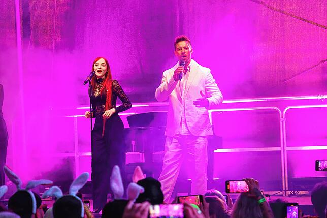Bild 24: Anita Hofmann und viele andere Schlagerstars: Bilder vom Abschluss des Sound Beach Festivals in Überlingen