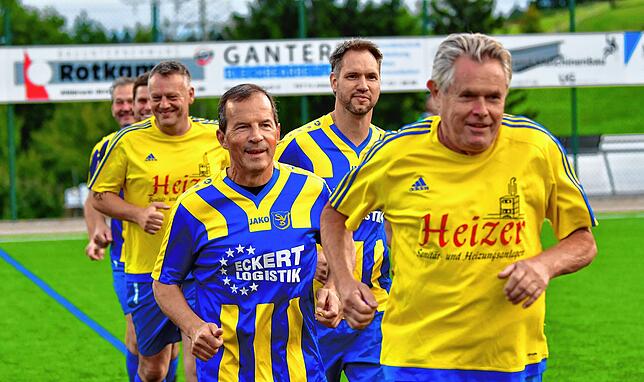 Bild 7: Hochrhein-Legenden siegen 9:5 auf dem neuen Kunstrasen bei den SV Buch-Legenden – hier gibt‘s Fotos!