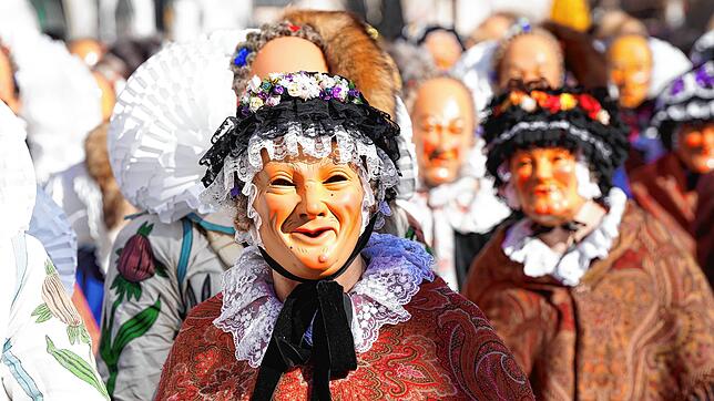 Da strahlt das Morbili: Beim Maschgerelauf am Fasnet-Mendig gibt‘s Sonnenschein.
