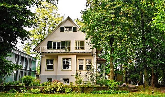 In Langenargen kann die Villa Lindenhof mit direktem Seezugang gemietet werden.
