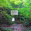 Unmissverständlicher Hinweis auf Gefahren, die am Uferweg zwischen Wallhausen und Marienschlucht lauern können. Links ist gut zu ...