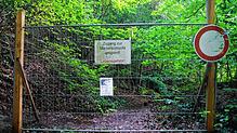 Unmissverständlicher Hinweis auf Gefahren, die am Uferweg zwischen Wallhausen und Marienschlucht lauern können. Links ist gut zu ...