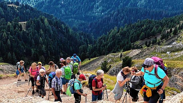 Mitglieder des Schwarzwaldvereins auf großer Tour im Grödnertal. Bild: Manfred Kehlert