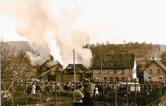 Blick von der Stadt in Richtung Dillstraße: Nach der Explosion brannte das Maschinenhaus komplett nieder.