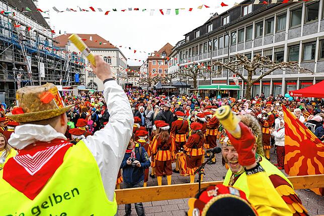 Bild 11: So bunt war der Rathaussturm in Radolfzell