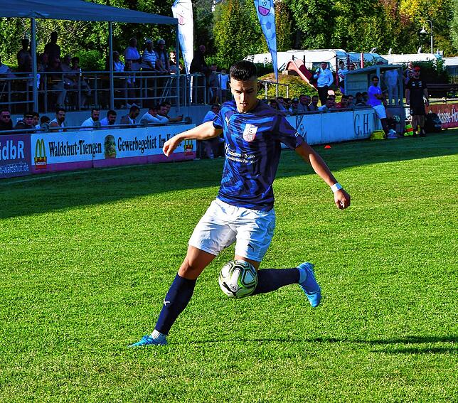 Schwer verletzt: David Duvnjak fällt beim VfB Waldshut für mehrere Monate aus. Der Stürmer hat sich im Training einen Kreuzbandriss ...