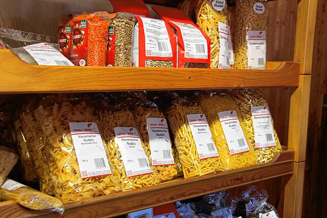 Nudeln, Müsli und Mehl gibt es von der Birlin-Mühle in Rheinfelden.