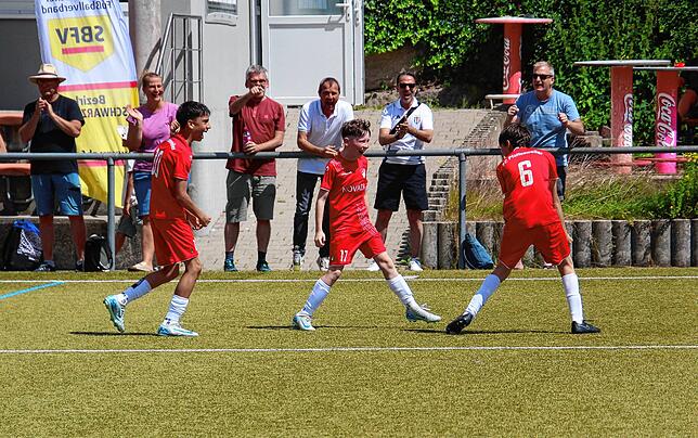 Bild 19: Der FC Pfaffenweiler krönt sich bei der D-Jugend zum Bezirkspokalsieger. Wir haben die Bilder!