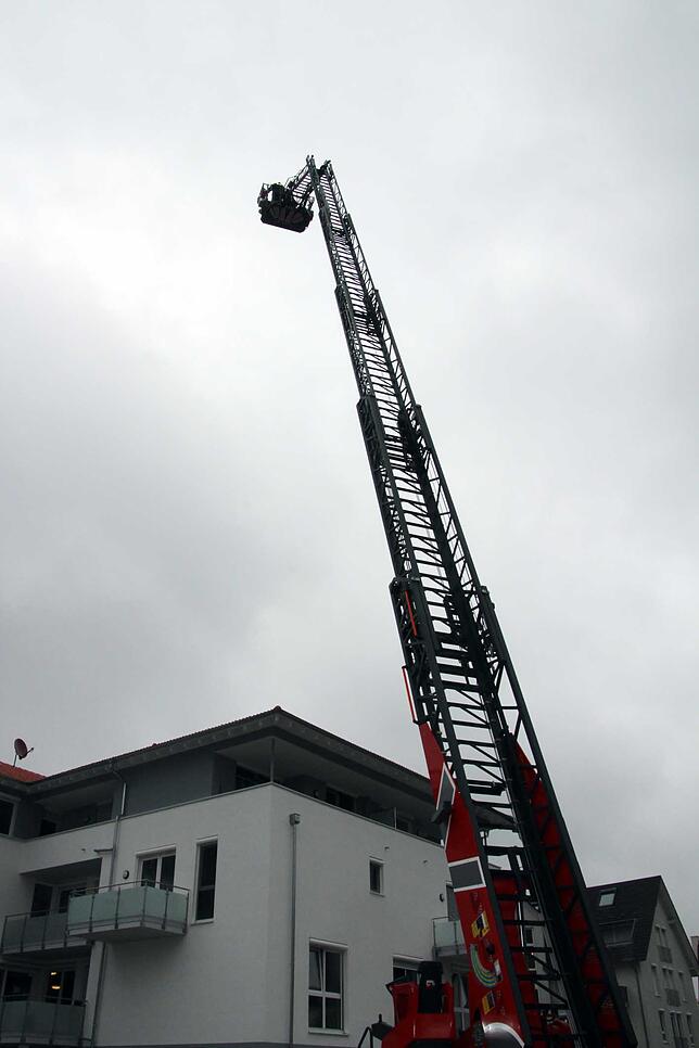 Bild 25: Bilder von der Drehleiter-Demonstration der Feuerwehr Blumberg