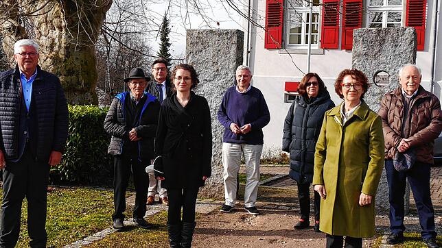 Dorothea Wehinger (vorne rechts) war zu Besuch im Jüdischen Museum in Gailingen. Dort sprach sie mit (v.l.): Heinz Brennenstuhl, Gert ...
