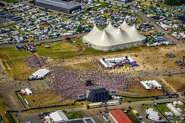 Bild 1: Beeindruckende Luftaufnahmen vom Southside-Festival 2025