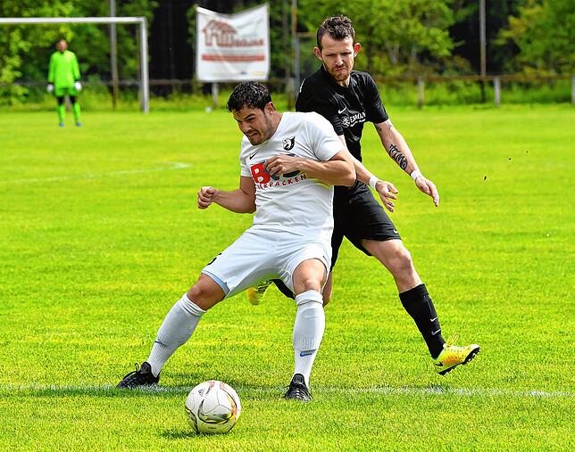 Bild 12: FC Erzingen siegt mit 6:3 bei der Spvgg. Brennet-Öflingen &ndash; und wir haben die Bilder!