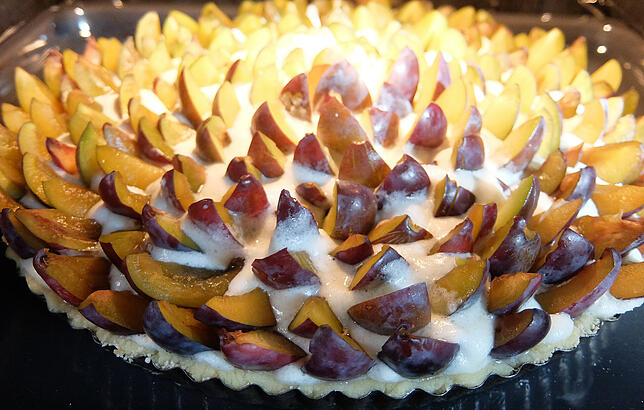 Bild 5: So lecker schmeckt der Herbst: Karin Gambin verrät ihr Zwetschgenwähe-Rezept