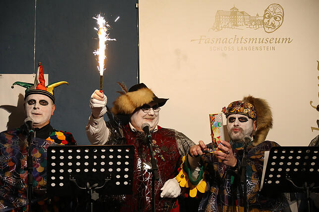 Bild 6: Bilder des Bühnenprogramms der Ordensverleihung auf Schloss Langenstein