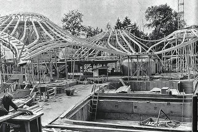 Blick zurück auf den Bau des Solemar in den 80er Jahren mit der markanten Dachkonstruktion.