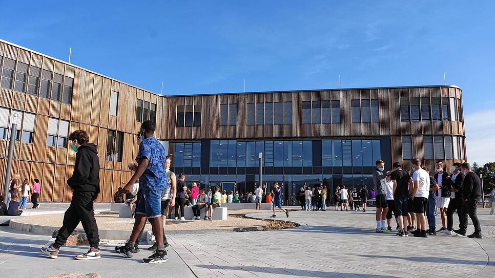 Mit Leben gefüllt: An der neuen Eichendorff Realschule in Gottmadingen hat der Unterricht pünktlich zum neuen Schuljahr begonnen.