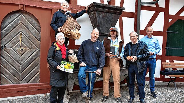 In der Lottstetter Nachbargemeinde Marthalen stellt die ehrenamtliche Ortsmuseumskommission die Sonderausstellung &bdquo;Der Apfel ...