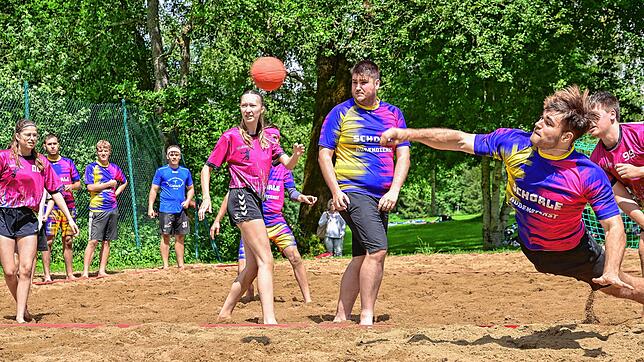 Das Weiherballturnier am Klosterweiher in St. Georgen zieht jedes Jahr viele Teilnehmer an. Im Jubiläumsjahr können die Handballer das ...