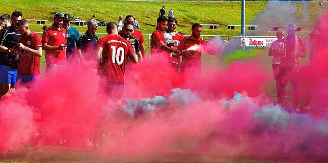 Bild 46: SG Höchenschwand/Häusern steigt nach 4:0 gegen FC Erzingen II auf &ndash; und wir haben Bilder!