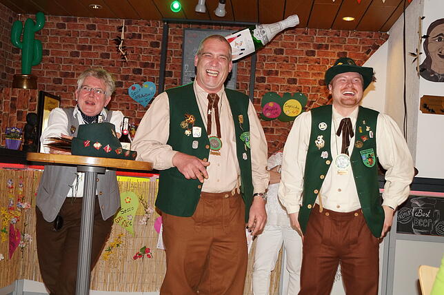 Jede Menge Spaß haben auch die Organisatoren, das Ehepaar Greinwald und Alexander Cerny.
