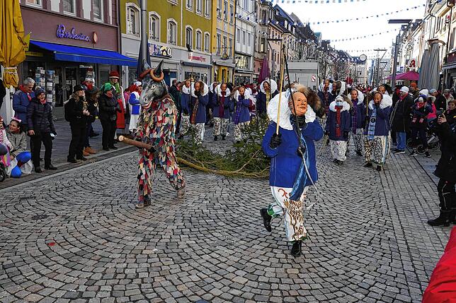 Bild 15: Glonkis, Butzesel und Hexen: Die Fasnet ruft