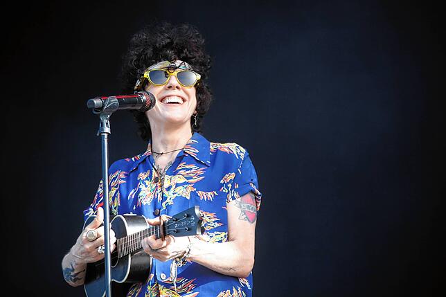 Bild 16: Southside 2022: Bilder vom Konzert von Sängerin LP am Samstag