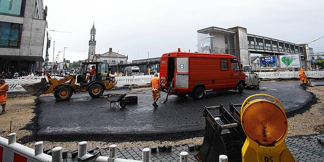 Der künftige Kreisverkehr vor dem Lago ist schon erkennbar.