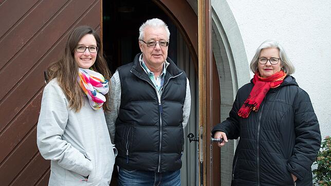 2018 wollten Kathrin, Alex und Marita Töbel (von links) die Tür zum Winzerkär zum letzten Mal für die Gäste bei „Musik im Winzerkär“ ...