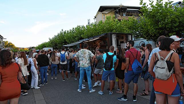 Bild 28: Konstanzer Seenachtfest 2022: Flanieren und Schlemmen am Konstanzer Hafen
