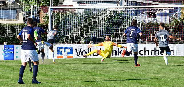 Bild 25: VfB Waldshut feiert schmeichelhaften 3:2-Sieg gegen Bosporus FC Friedlingen &ndash; und wir haben die Bilder!