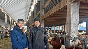 Marin Jurić und Christoph Trütken beim Besuch des grünen Kandidaten auf dem Bad Dürrheimer Antonihof. Bild: privat