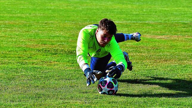 Immer auf dem Sprung: Der vom FC Rafzerfeld aus der Schweiz gekommene Robin Merkt hielt den SV Jestetten im Spiel und war so ein Garant ...