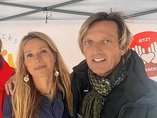 Christian Neudel (rechts) ist Vereinsvorsitzender von Die Umarmung. Mit seiner Frau Marja Neudel (links) setzt er sich in diesem Verein ...