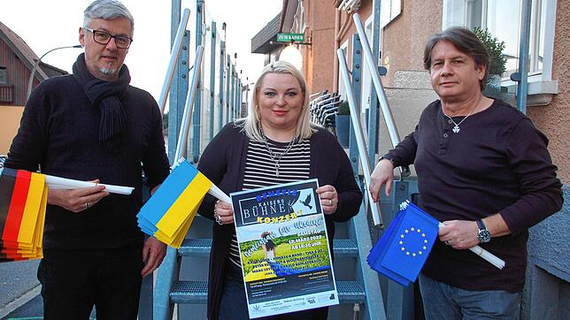 Die Organisatoren des Benefizkonzerts in Karsau: Manuel Häusel, Anna Lüscher und Kalle Lüber (von links).