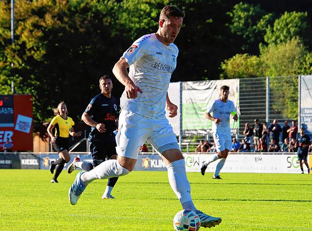 Bild 4: Fünf Tore und viele Zweikämpfe: Unsere Bilder des Oberliga-Duells zwischen Ravensburg und Singen
