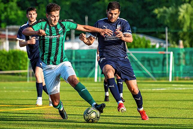 Bild 2: Titelanwärter FC Zell setzt sich mit 6:1 beim VfB Waldshut durch &ndash; und wir haben Bilder!