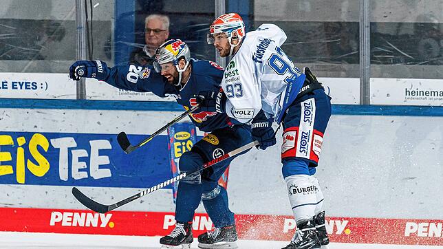 Die Wild Wings (rechts Sebastian Uvira) feiern gegen München einen 5:1-Sieg.