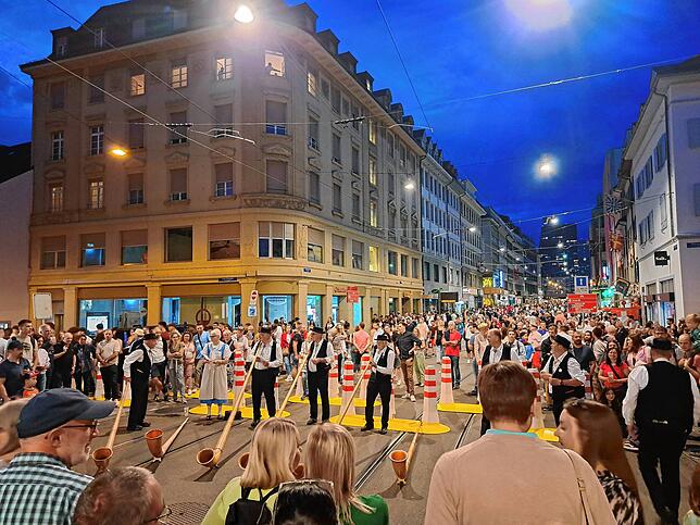 Bild 18: Basel lässt es krachen! Die schönsten Bilder des Feuerwerks am Rhein