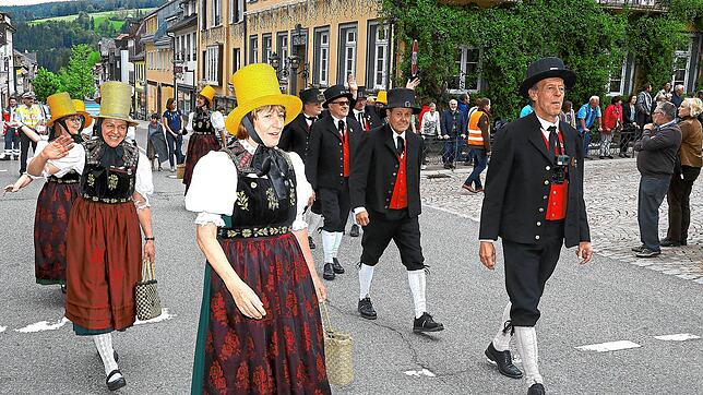 Das Schinkenfest mit Trachtenumzug lockt jedes Jahr viele Besucher. Dieses Jahr, wie auch schon im vergangenen Jahr, muss es leider ...