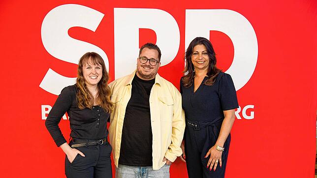 Katharina Beck (Zweitkandidatin), Nicola Schurr (Landtagskandidat) und Derya Türk-Nachbaur (Bundestagsabgeordnete und Kreisvorsitzende ...