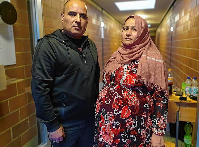 Eman Alsalem Alhummada und ihr Mann Abdullmunem Alsaloum. Als das Bild entstand, war sie hoch schwanger mit Zwillingen.