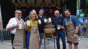 Über den Festauftakt freuen sich (von links): Uli Kammerer von der Kammerer-Gruppe, Bürgermeisterin Susen Katter, Florian Kempter und ...