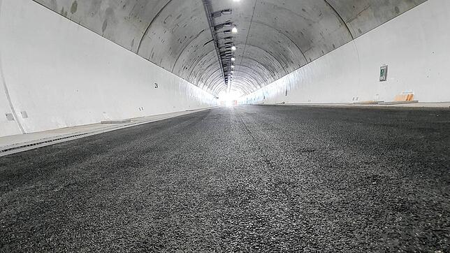 Am Herrschaftsbucktunnel erfolgen die jährlichen Wartungsarbeiten und Funktionstests an der Leit- und Verkehrstechnik sowie an der ...