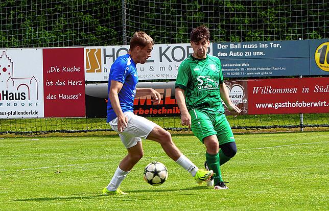 Bild 8: Der TSV Aach-Linz kantert Spfr Owingen-Billafingen 7:0 nieder. Wir waren mit der Kamera dabei.