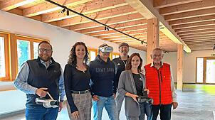 Freuen sich schon auf das, was in den Räumen der VR-Arena entsteht (von links): Stadtbaumeister Sven Ketterer, Nina Fleig, ...
