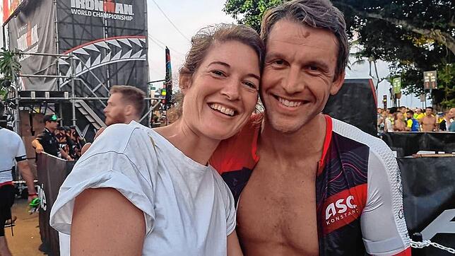 Glücklich über das Erreichte: Fabian Greiß mit seiner Freundin Rebecca Hermle.