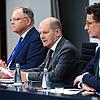 Stephan Weil (l-r, SPD), Ministerpräsident von Niedersachsen und amtierender Vorsitzender der Ministerpräsidentenkonferenz (MPK), ...