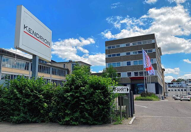 Die Firma Kendrion hat ihre Automotive-Sparte verkauft. 180 der 440 Mitarbeiter sind davon betroffen.