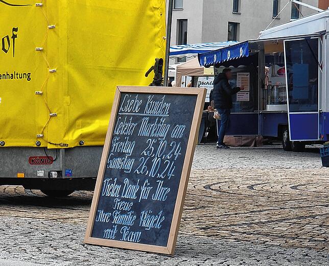 Ein kleines Schild weist daraufhin: Die Hägeles haben ihren Stand Ende Oktober aufgegeben.